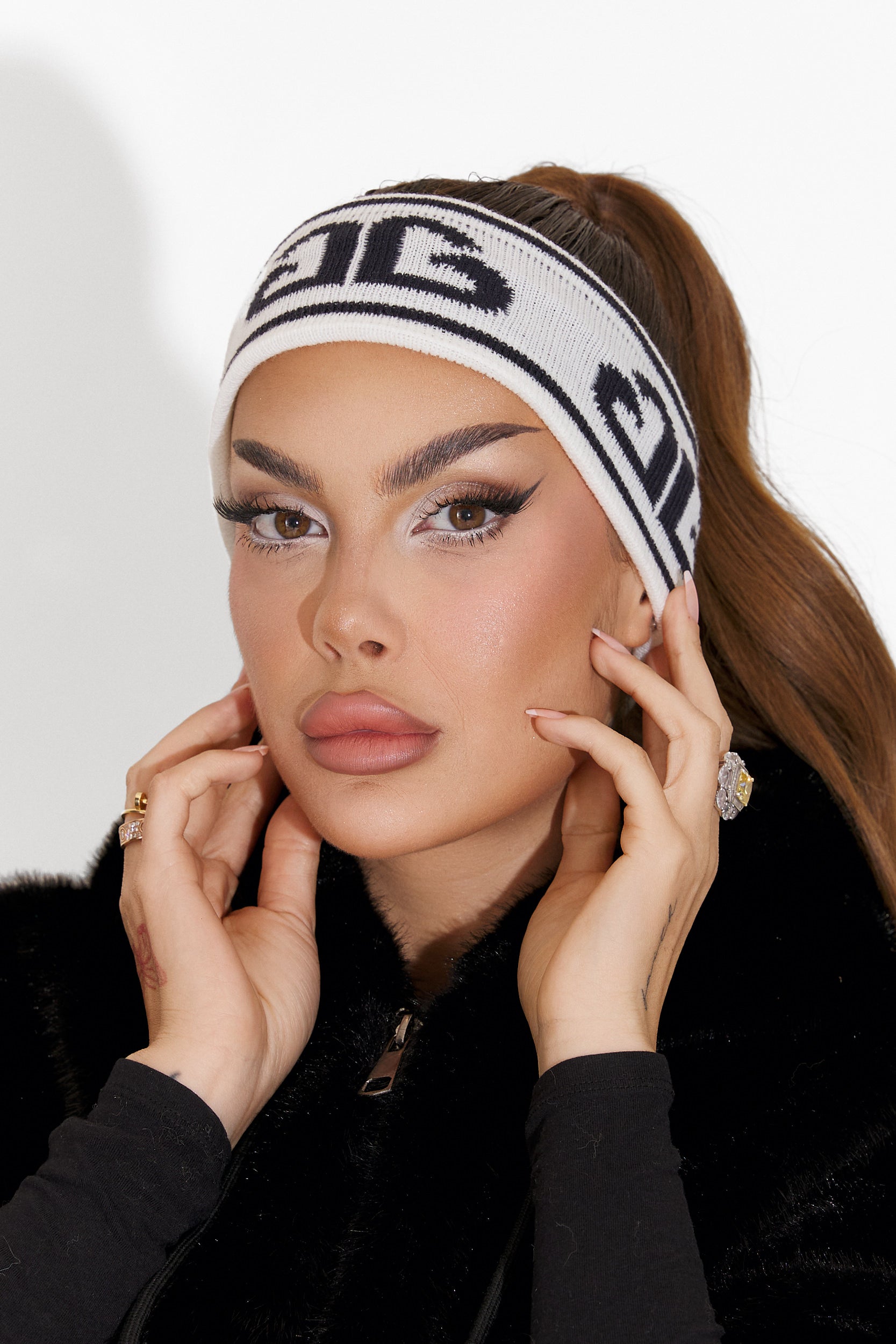 Casual white navy blue women's headband Kasra Bogas