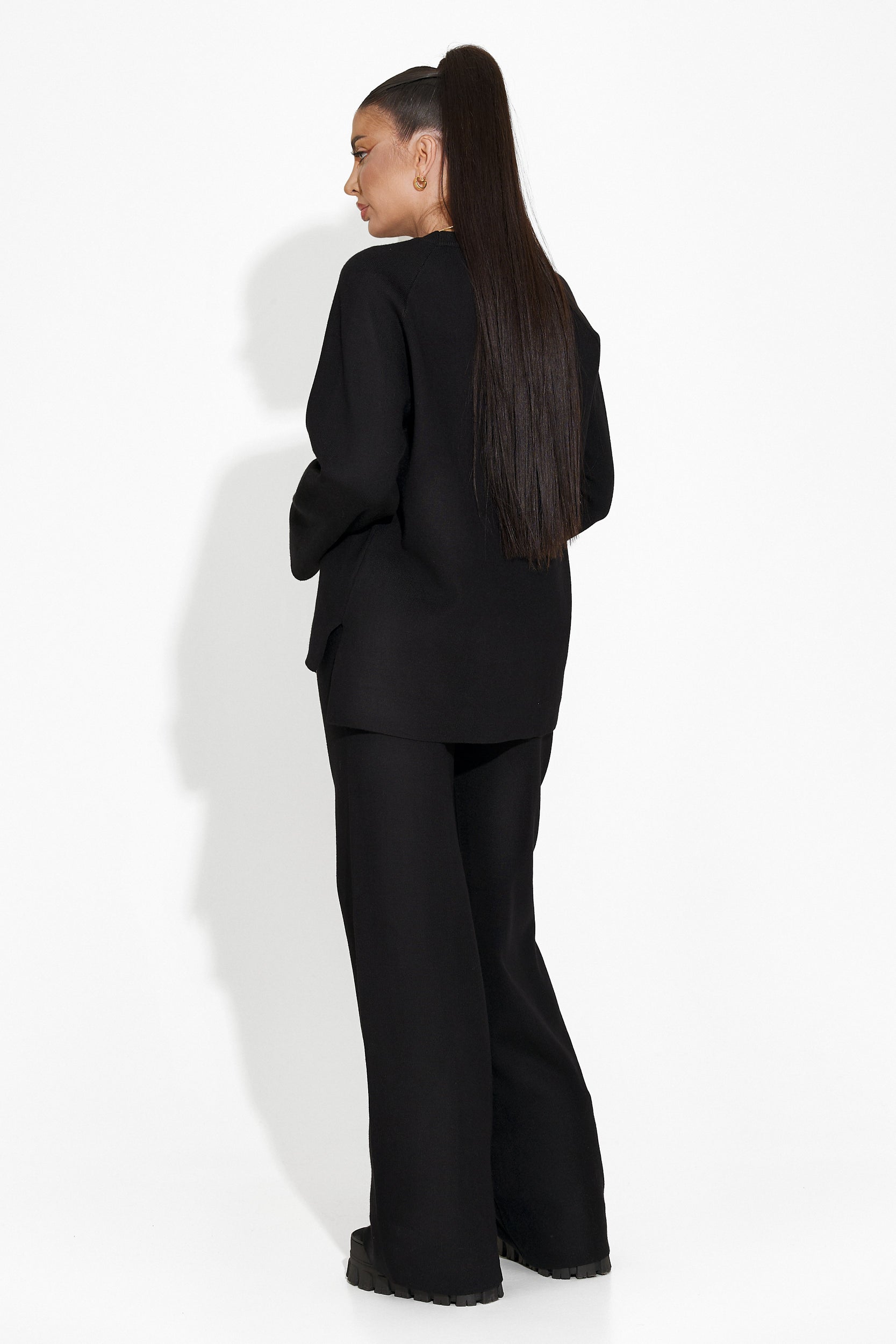 Elisia Bogas Black Pants Outfit