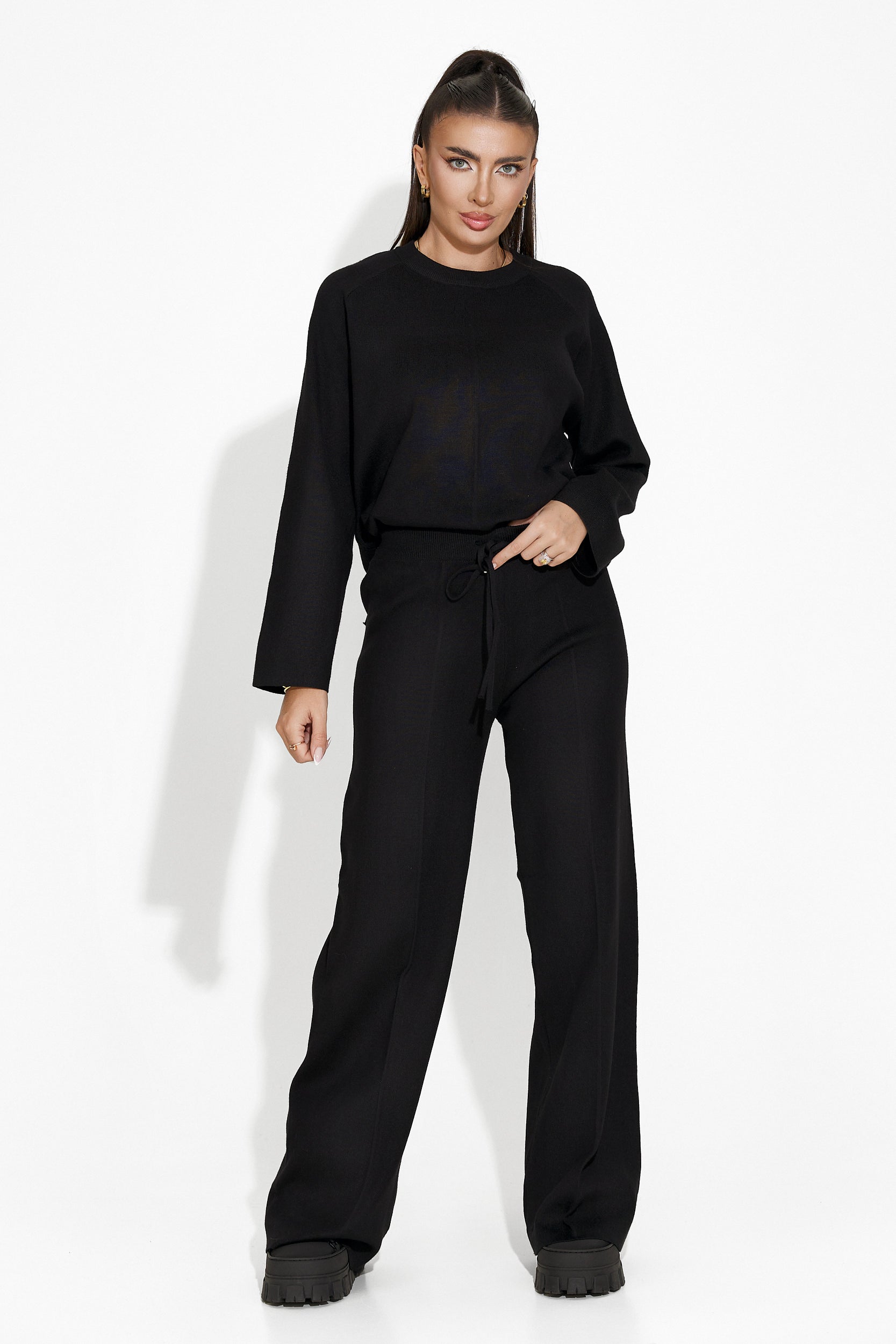 Elisia Bogas Black Pants Outfit