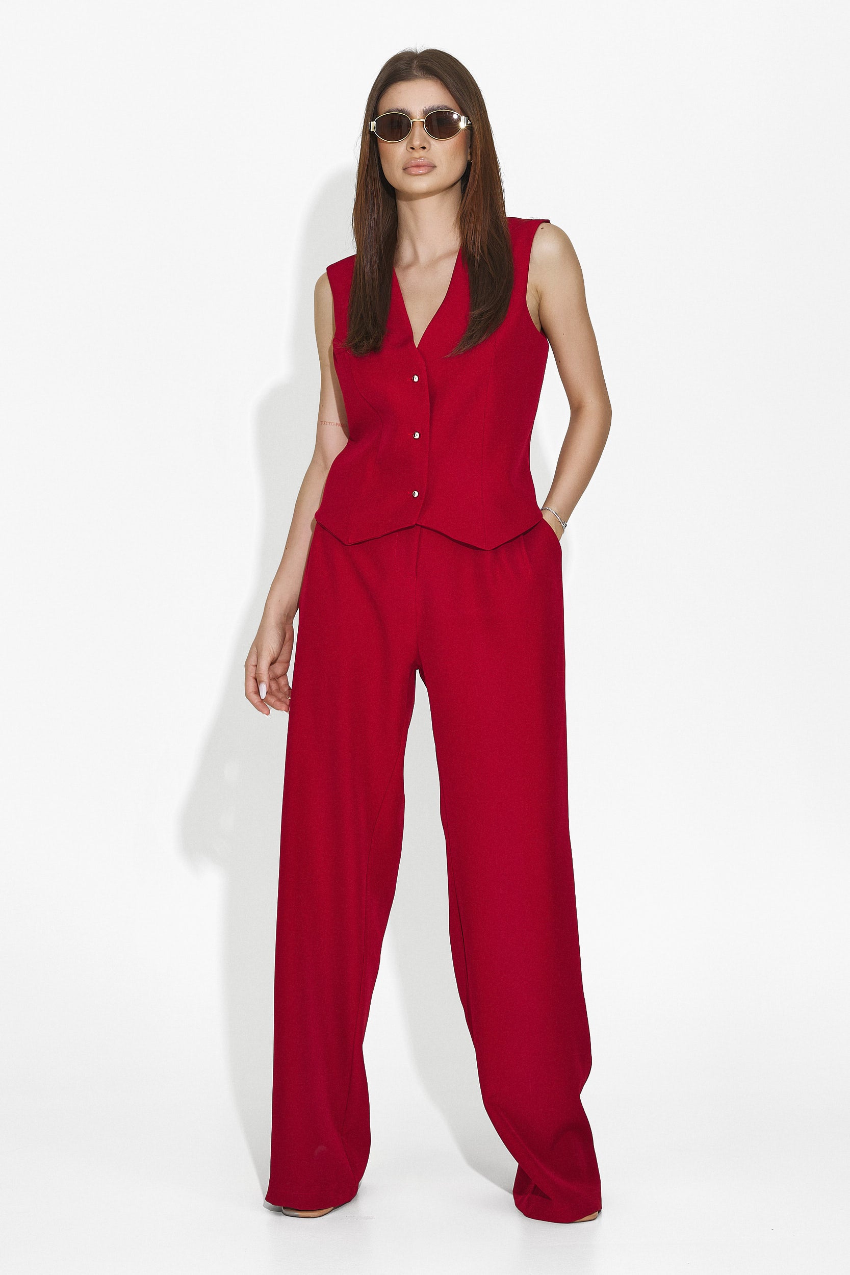 Set with Montaria Bogas red trousers