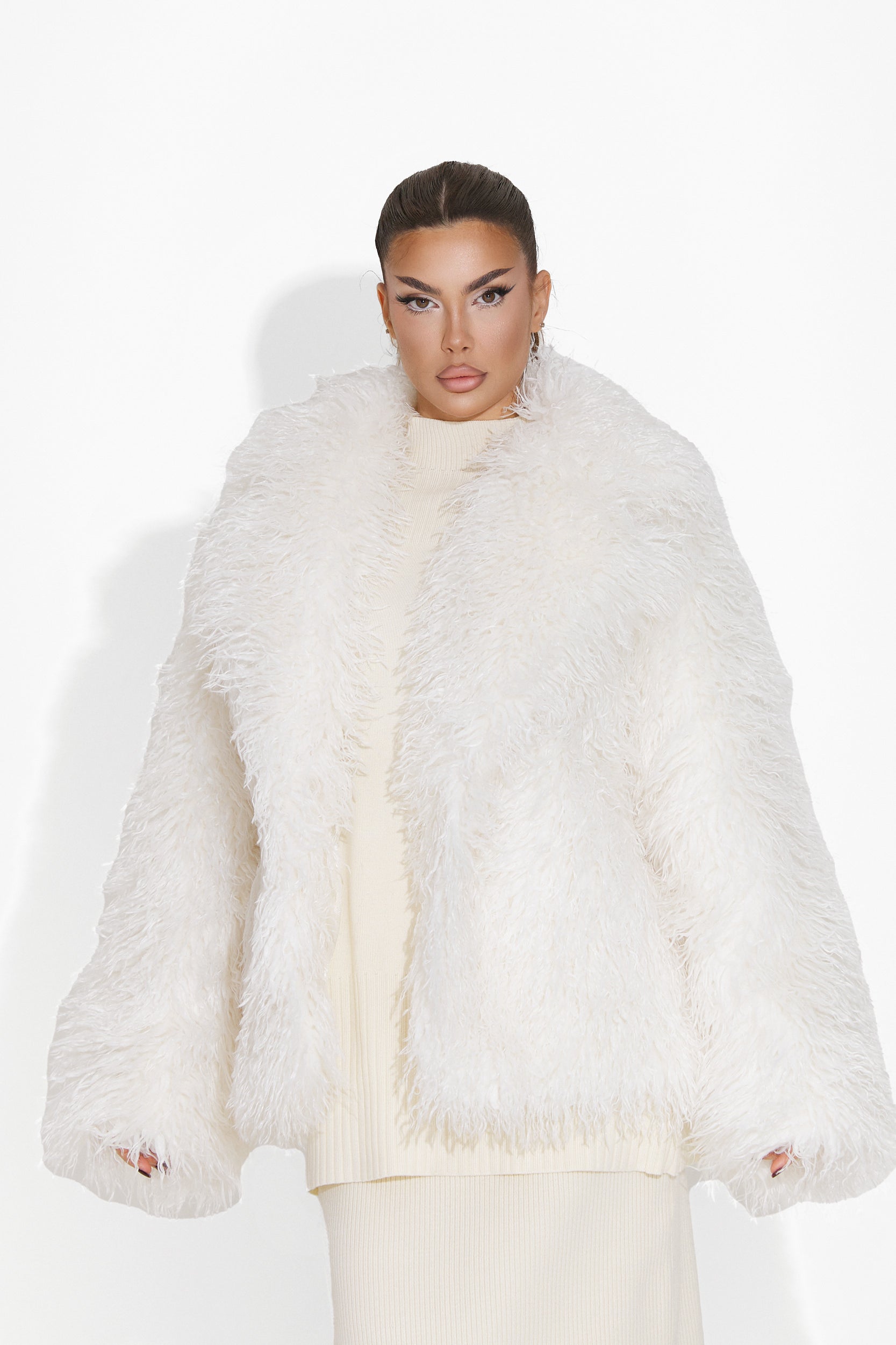 Beige fur coat Geralyn Bogas