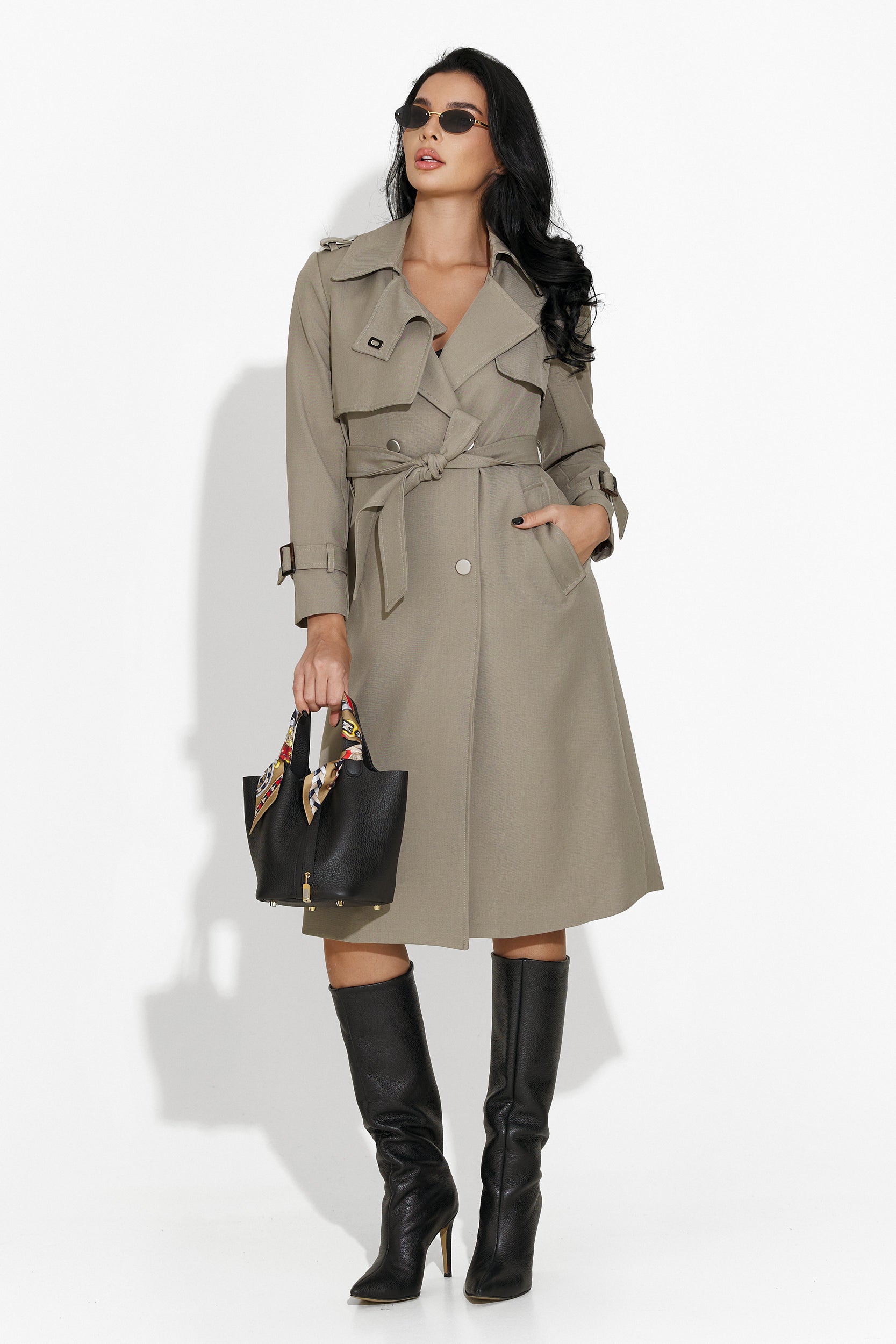 Acasia Bogas elegant beige lady's coat