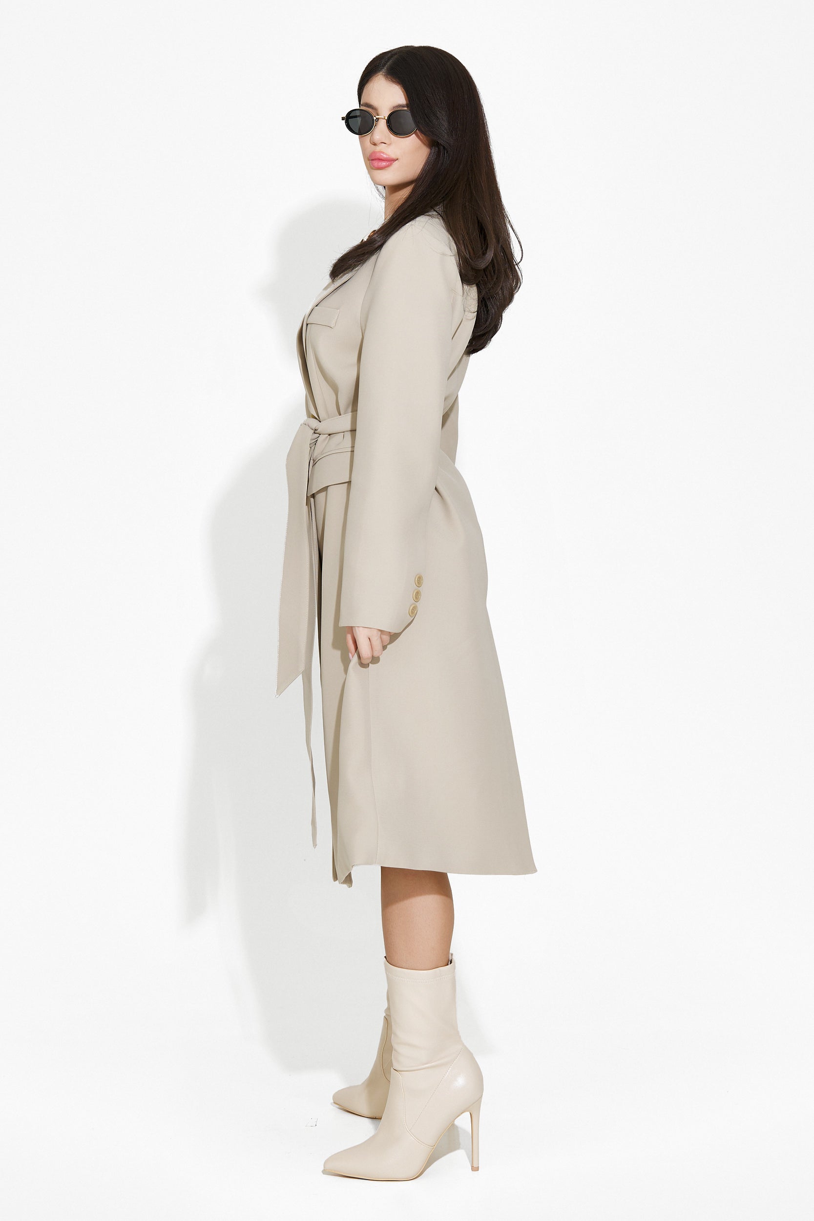 Elegant women's coat by Katyana Bogas