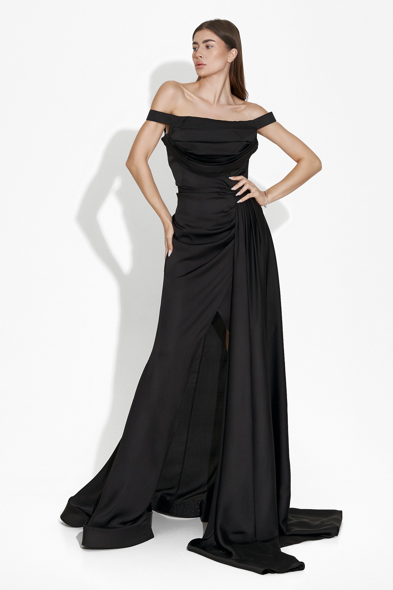 Rochie lunga satin neagra Danique Bogas